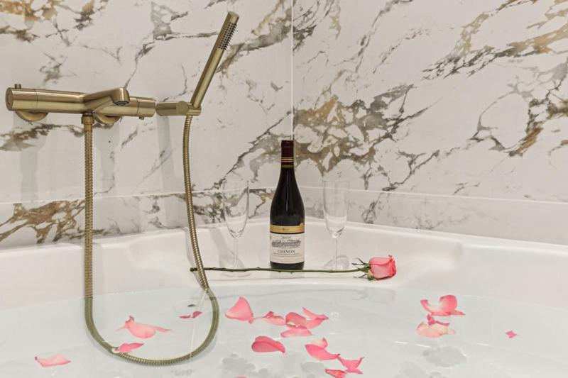 Lavie Maison Hot Tub And Ac Near Arc De Triomphe Parijs Buitenkant foto