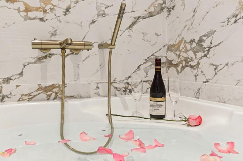Lavie Maison Hot Tub And Ac Near Arc De Triomphe Parijs Buitenkant foto